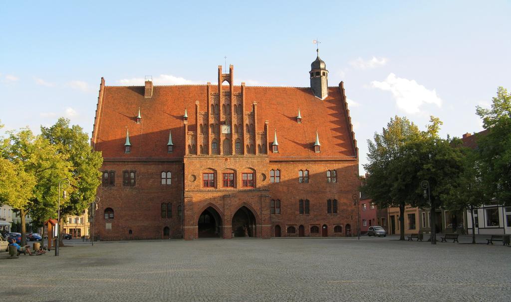 Landhaus Heinrichshof Hotel Juterbog Exterior photo